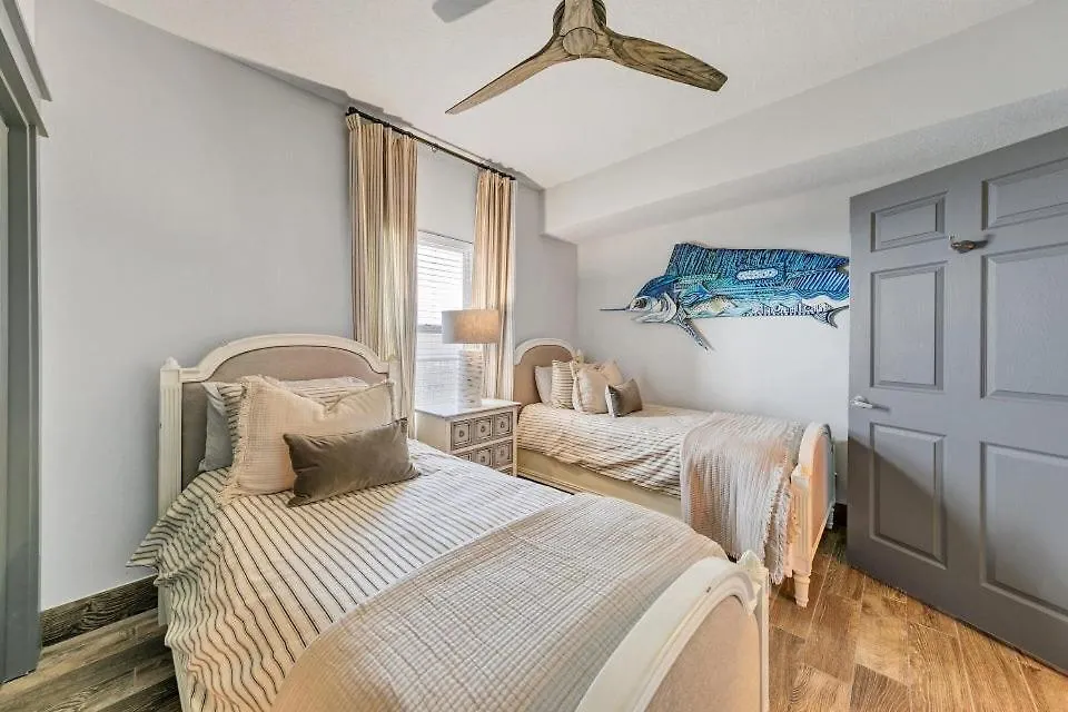 Ariel Dunes 2103 Salty Bull Fabulous Updated Condo! Destin 0*,  United States